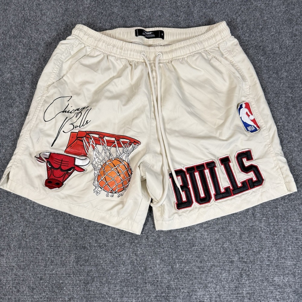 Pro Standard Chicago Bulls Luxury Athletic Shorts Mens Small Cream NBA READ